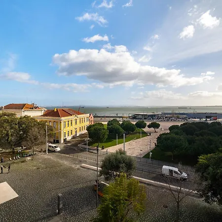 Whome Majestic With Breathtaking River Views * ליסבון