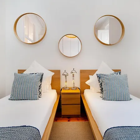 Whome Majestic With Breathtaking River Views 아파트 *