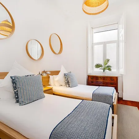 Whome Majestic With Breathtaking River Views